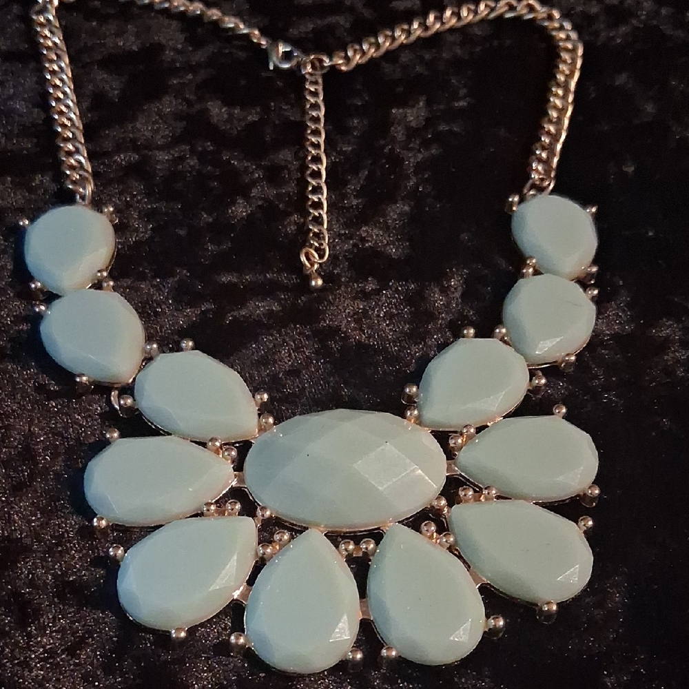 Green Statement Necklace with Graduated Stones